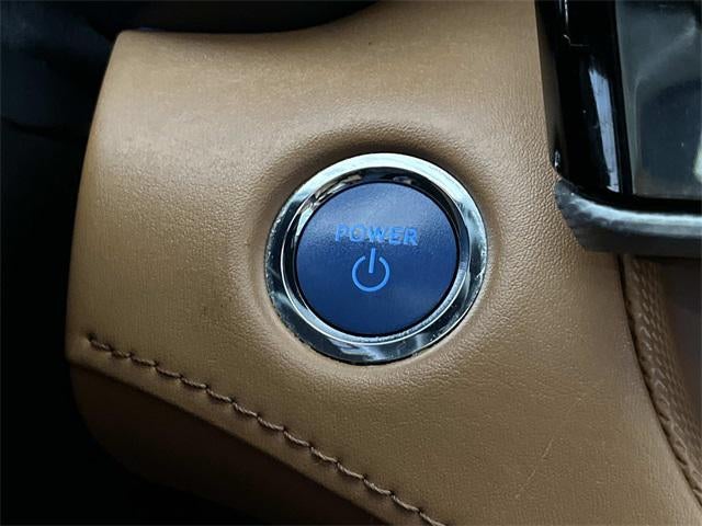 2022 Toyota Highlander Hybrid Platinum