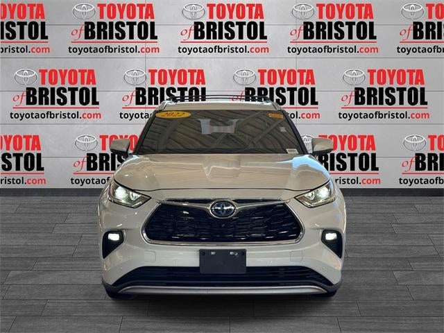 2022 Toyota Highlander Hybrid Platinum