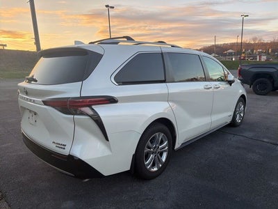 2021 Toyota Sienna Platinum 7 Passenger