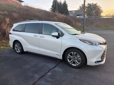 2021 Toyota Sienna Platinum 7 Passenger