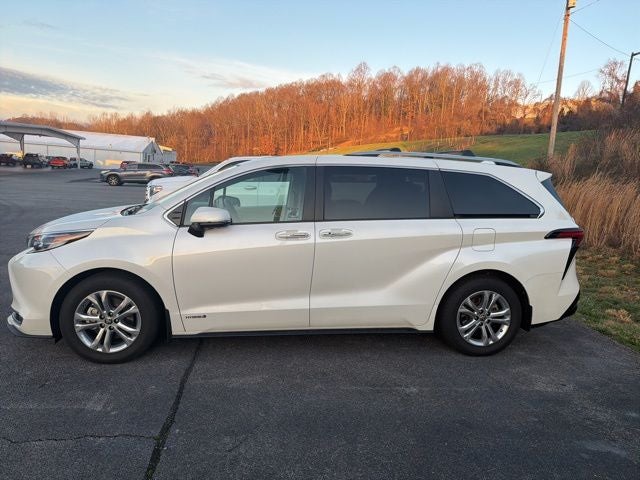2021 Toyota Sienna Platinum 7 Passenger