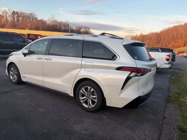 2021 Toyota Sienna Platinum 7 Passenger