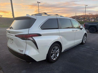 2021 Toyota Sienna Platinum 7 Passenger