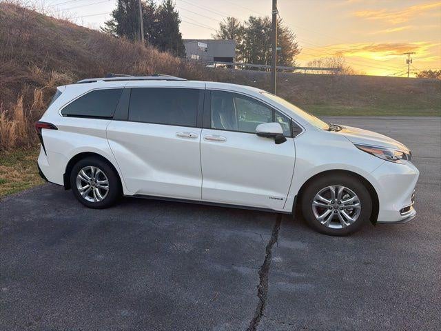 2021 Toyota Sienna Platinum 7 Passenger