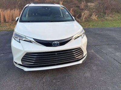 2021 Toyota Sienna Platinum 7 Passenger