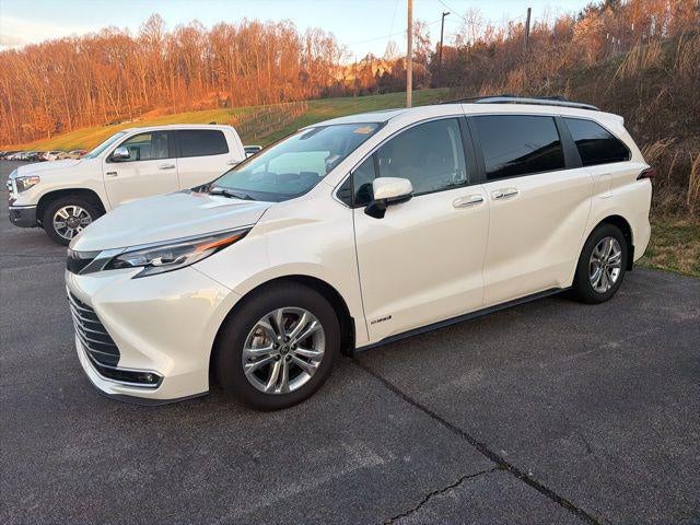 2021 Toyota Sienna Platinum 7 Passenger