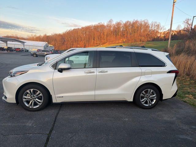 2021 Toyota Sienna Platinum 7 Passenger