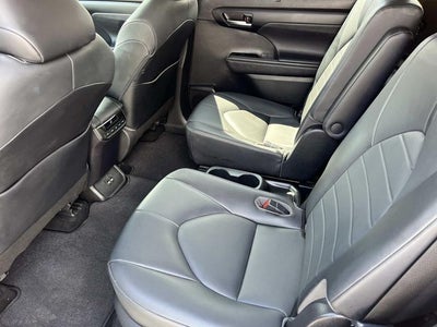 2020 Toyota Highlander Hybrid XLE