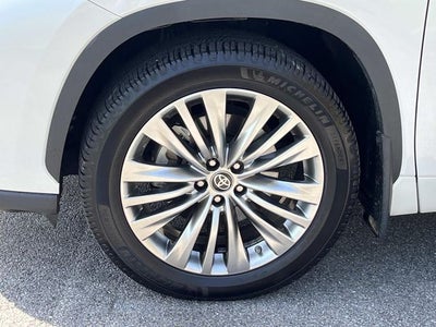 2023 Toyota Highlander Platinum