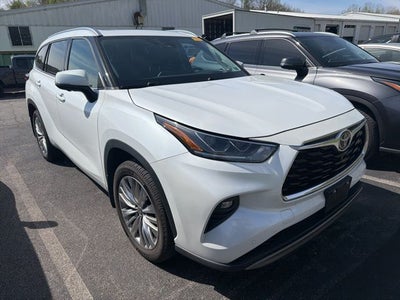 2023 Toyota Highlander Platinum