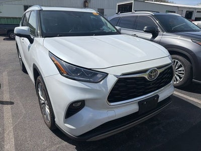 2023 Toyota Highlander Platinum
