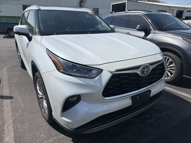2023 Toyota Highlander Platinum