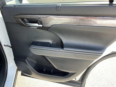 2023 Toyota Highlander Platinum