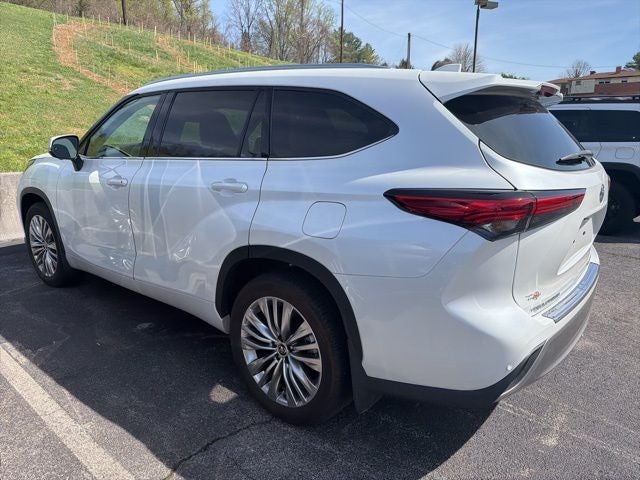 2023 Toyota Highlander Platinum