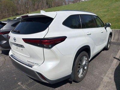 2023 Toyota Highlander Platinum