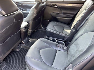 2023 Toyota Highlander Platinum