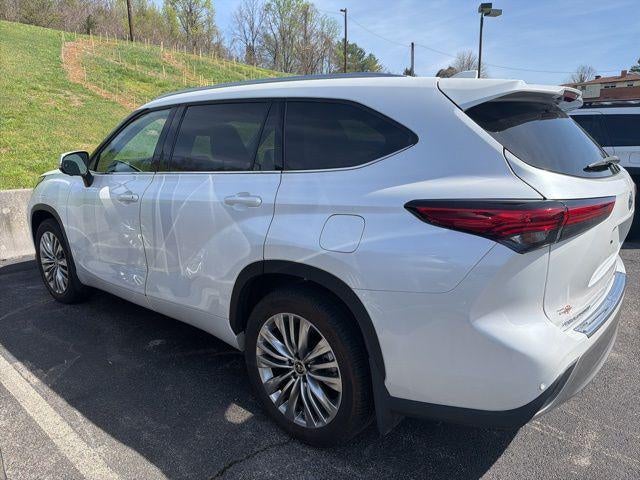 2023 Toyota Highlander Platinum