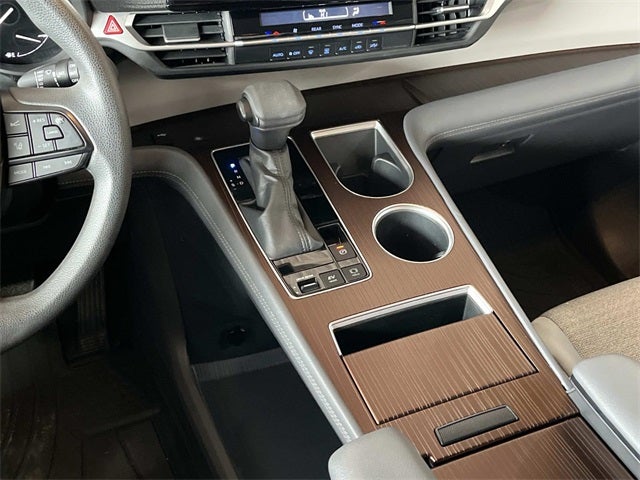 2022 Toyota Sienna LE 8 Passenger