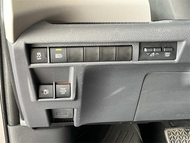 2022 Toyota Sienna LE 8 Passenger