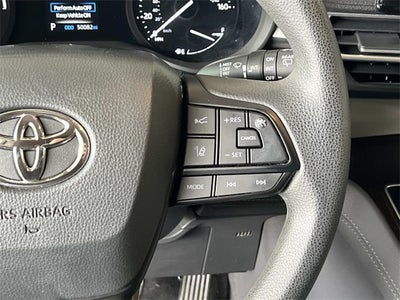 2022 Toyota Sienna LE 8 Passenger