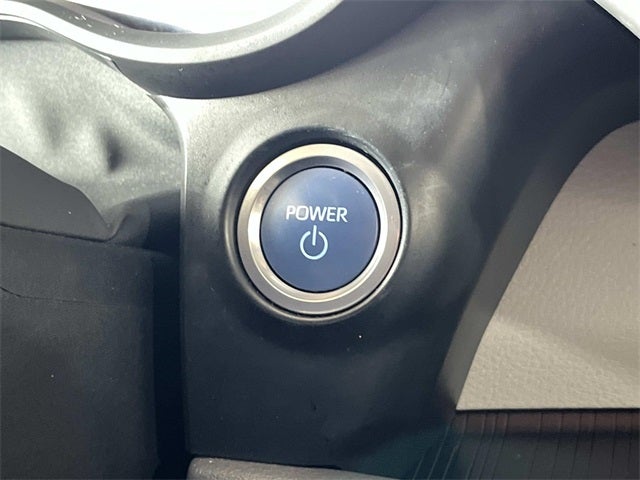 2022 Toyota Sienna LE 8 Passenger