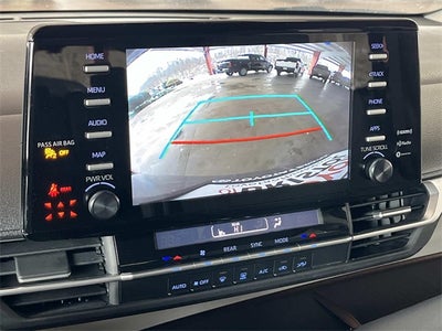 2022 Toyota Sienna LE 8 Passenger