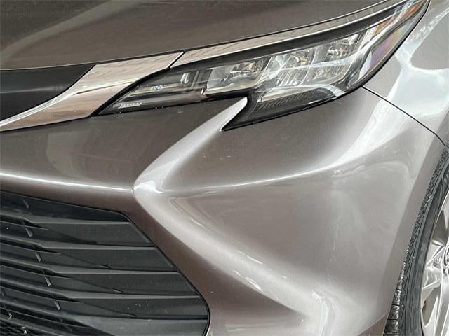 2022 Toyota Sienna LE 8 Passenger