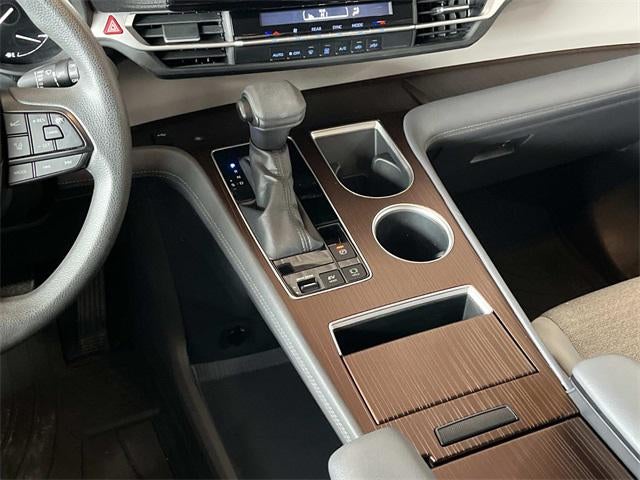 2022 Toyota Sienna LE 8 Passenger