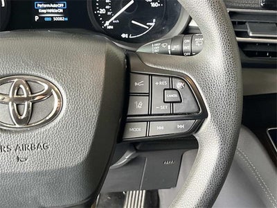 2022 Toyota Sienna LE 8 Passenger