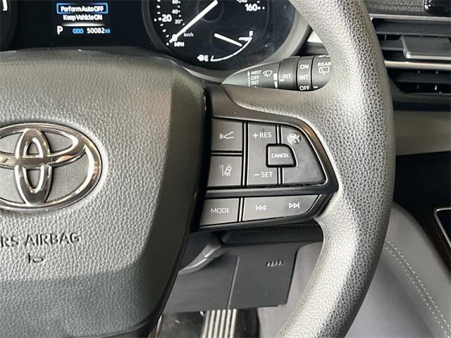 2022 Toyota Sienna LE 8 Passenger