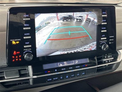 2022 Toyota Sienna LE 8 Passenger