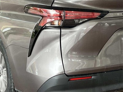 2022 Toyota Sienna LE 8 Passenger