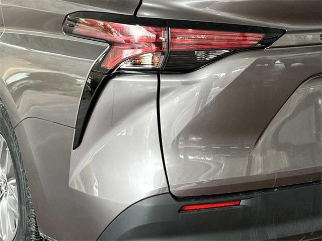 2022 Toyota Sienna LE 8 Passenger