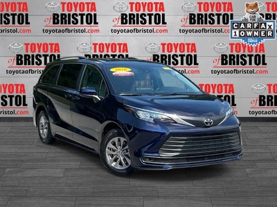 2026 Toyota Sienna LE 8 Passenger