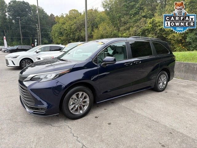2026 Toyota Sienna LE 8 Passenger