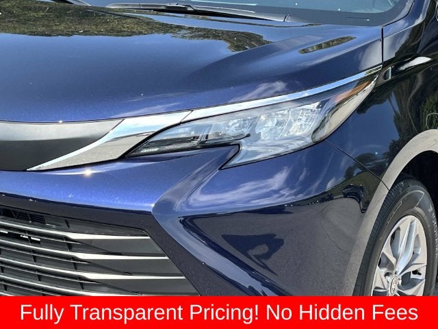 2026 Toyota Sienna LE 8 Passenger