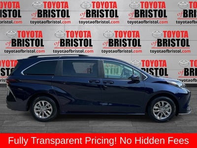 2026 Toyota Sienna LE 8 Passenger