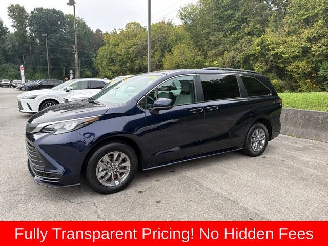 2026 Toyota Sienna LE 8 Passenger