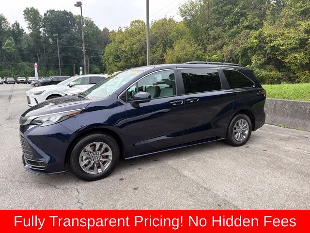 2026 Toyota Sienna LE 8 Passenger