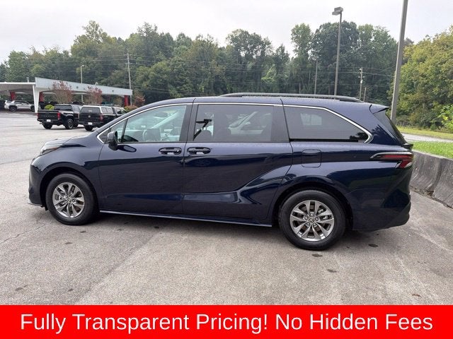 2026 Toyota Sienna LE 8 Passenger