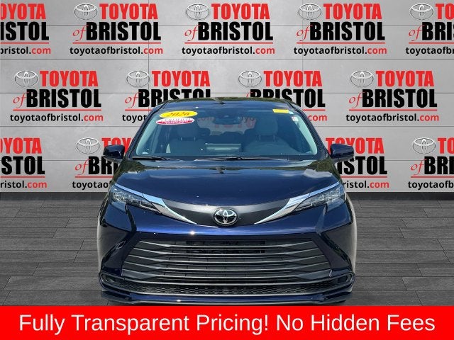 2026 Toyota Sienna LE 8 Passenger