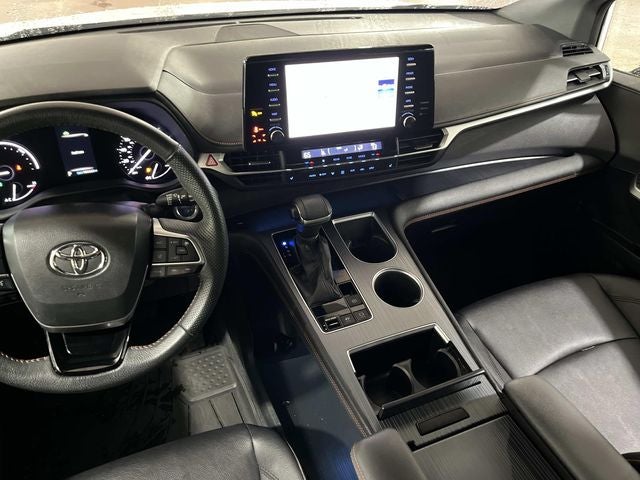 2022 Toyota Sienna XSE 7 Passenger