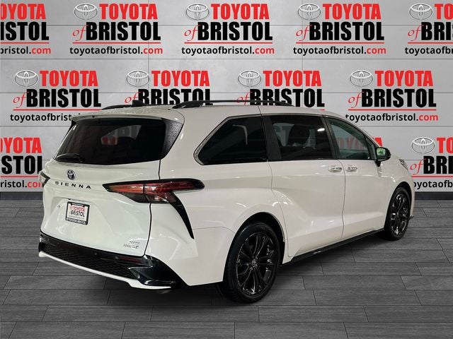 2022 Toyota Sienna XSE 7 Passenger