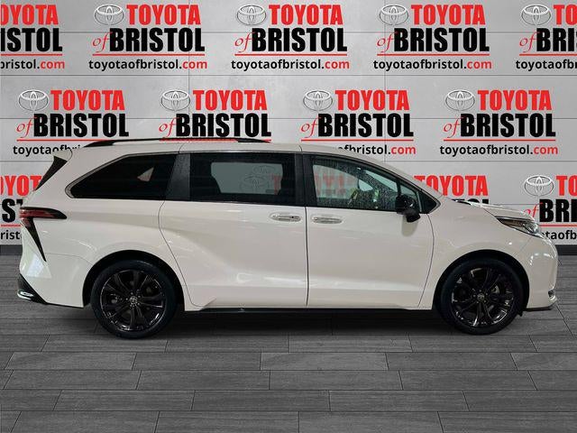 2022 Toyota Sienna XSE 7 Passenger