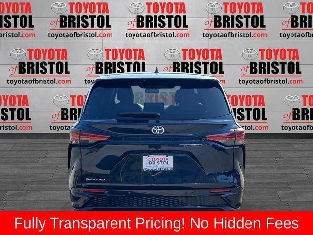 2025 Toyota Sienna XSE 7 Passenger