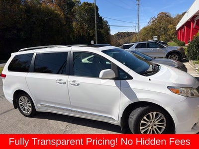 2013 Toyota Sienna XLE 8 Passenger