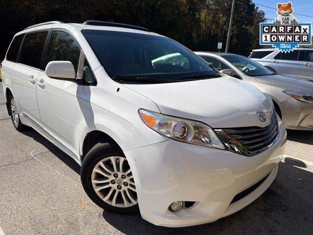 2013 Toyota Sienna XLE 8 Passenger