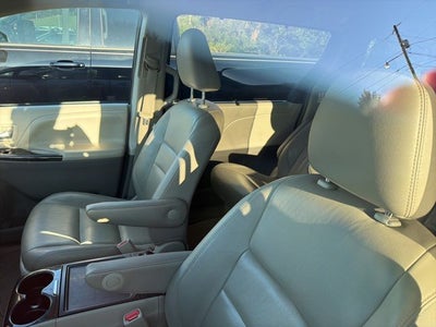 2015 Toyota Sienna XLE 8 Passenger