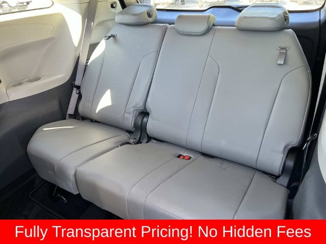 2022 Toyota Sienna XLE 8 Passenger