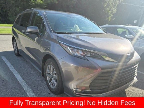 2022 Toyota Sienna XLE 8 Passenger